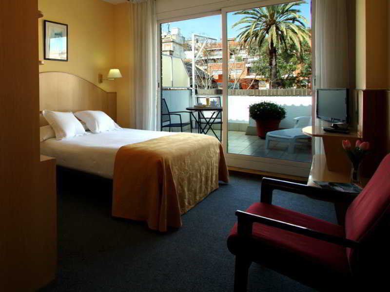 博纳诺瓦公寓套房酒店 巴塞罗那 外观 照片